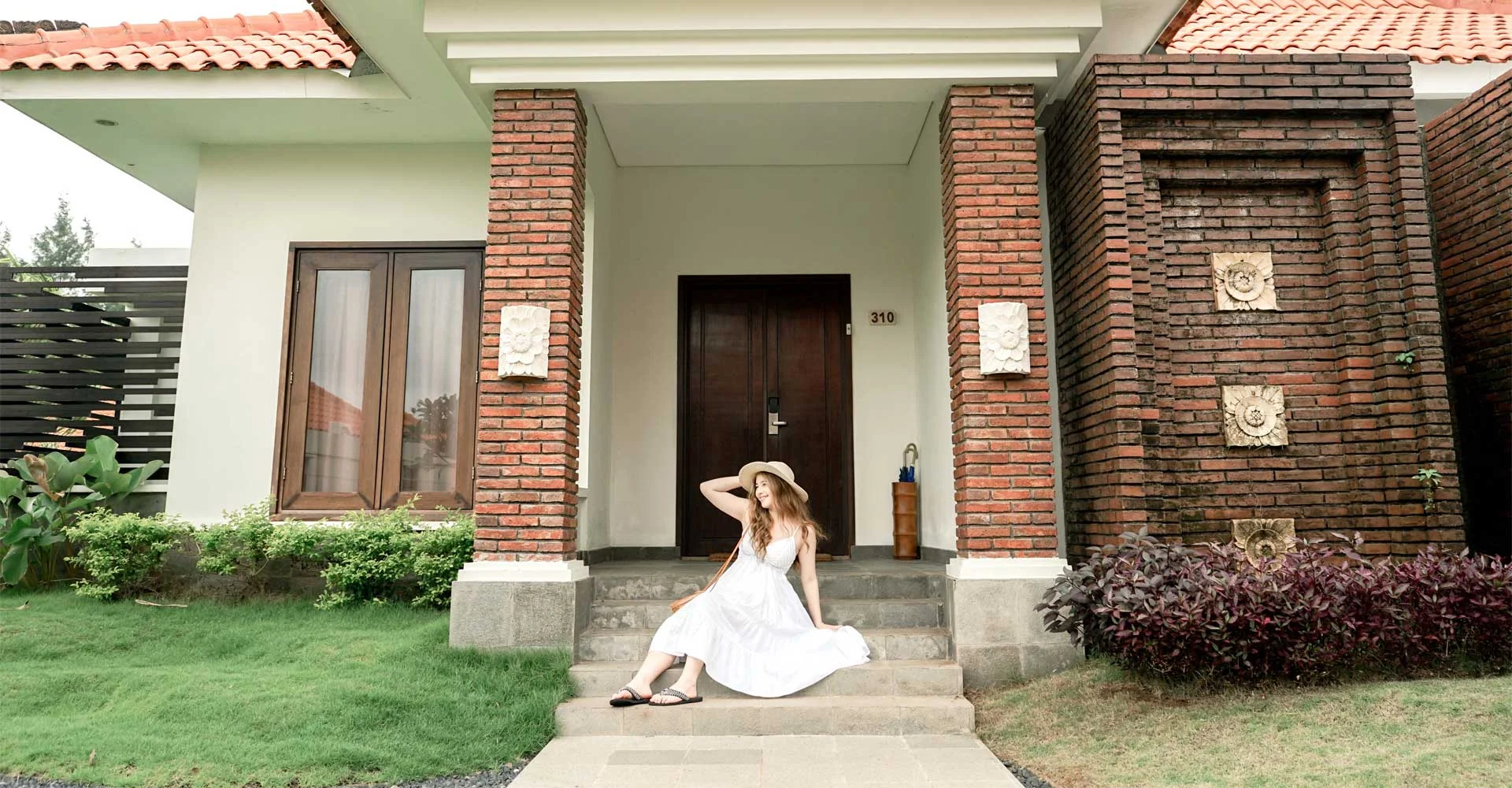 BG Halaman Galeri Sekuro Village Mobile